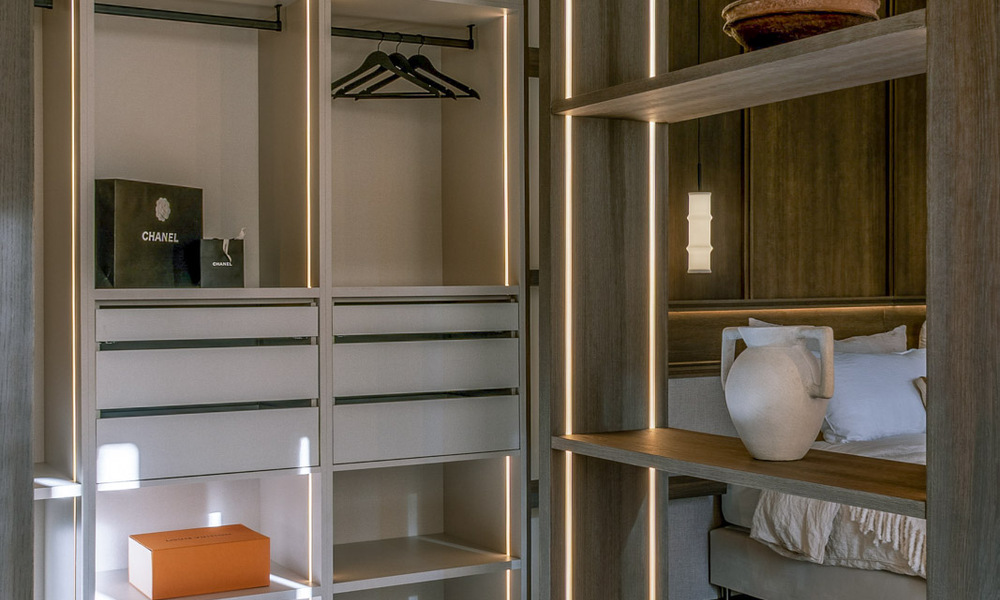 Villa de lujo contemporánea renovada y lista para entrar a vivir en venta en el corazón del Valle del Golf de Nueva Andalucía, Marbella 778844