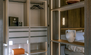 Villa de lujo contemporánea renovada y lista para entrar a vivir en venta en el corazón del Valle del Golf de Nueva Andalucía, Marbella 778844 