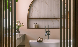 Villa de lujo contemporánea renovada y lista para entrar a vivir en venta en el corazón del Valle del Golf de Nueva Andalucía, Marbella 778848 