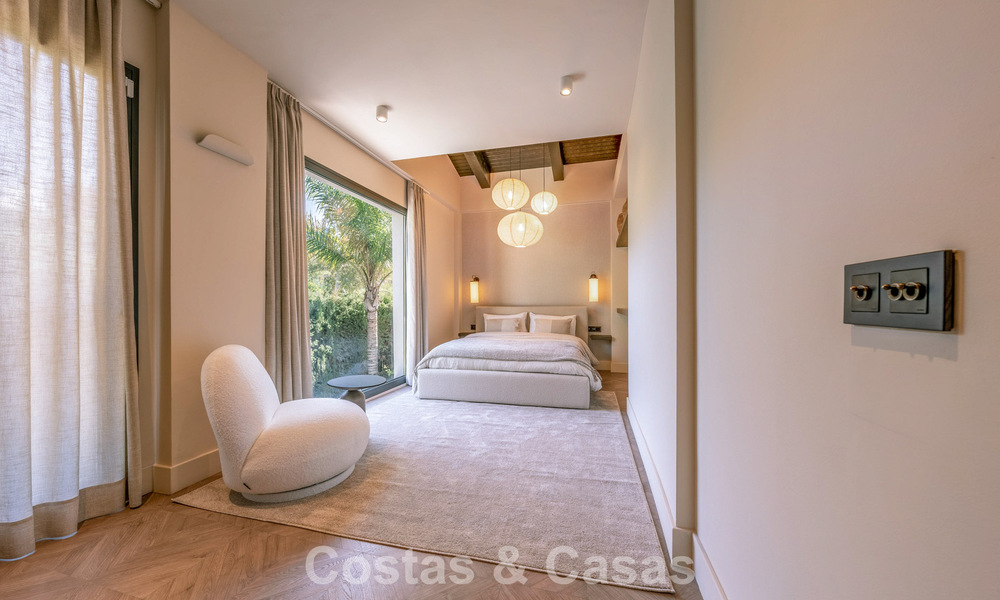 Villa de lujo contemporánea renovada y lista para entrar a vivir en venta en el corazón del Valle del Golf de Nueva Andalucía, Marbella 778853
