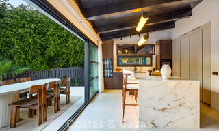 Villa de lujo contemporánea renovada y lista para entrar a vivir en venta en el corazón del Valle del Golf de Nueva Andalucía, Marbella 796770 