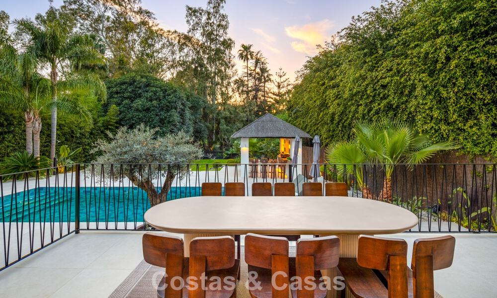 Villa de lujo contemporánea renovada y lista para entrar a vivir en venta en el corazón del Valle del Golf de Nueva Andalucía, Marbella 796772