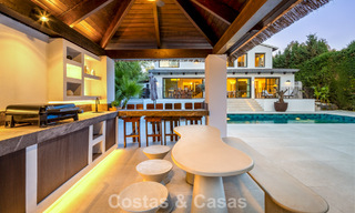 Villa de lujo contemporánea renovada y lista para entrar a vivir en venta en el corazón del Valle del Golf de Nueva Andalucía, Marbella 796773 