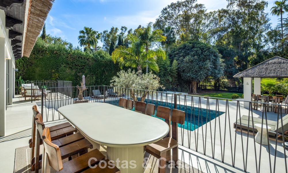 Villa de lujo contemporánea renovada y lista para entrar a vivir en venta en el corazón del Valle del Golf de Nueva Andalucía, Marbella 796781