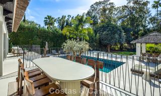 Villa de lujo contemporánea renovada y lista para entrar a vivir en venta en el corazón del Valle del Golf de Nueva Andalucía, Marbella 796781 