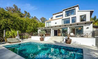 Villa de lujo contemporánea renovada y lista para entrar a vivir en venta en el corazón del Valle del Golf de Nueva Andalucía, Marbella 796782 