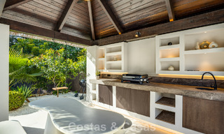 Villa de lujo contemporánea renovada y lista para entrar a vivir en venta en el corazón del Valle del Golf de Nueva Andalucía, Marbella 796783 