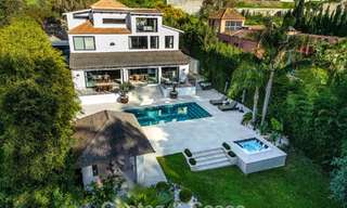 Villa de lujo contemporánea renovada y lista para entrar a vivir en venta en el corazón del Valle del Golf de Nueva Andalucía, Marbella 796787 
