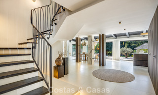 Villa de lujo contemporánea renovada y lista para entrar a vivir en venta en el corazón del Valle del Golf de Nueva Andalucía, Marbella 796802 