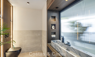 Villa de lujo contemporánea renovada y lista para entrar a vivir en venta en el corazón del Valle del Golf de Nueva Andalucía, Marbella 796803 