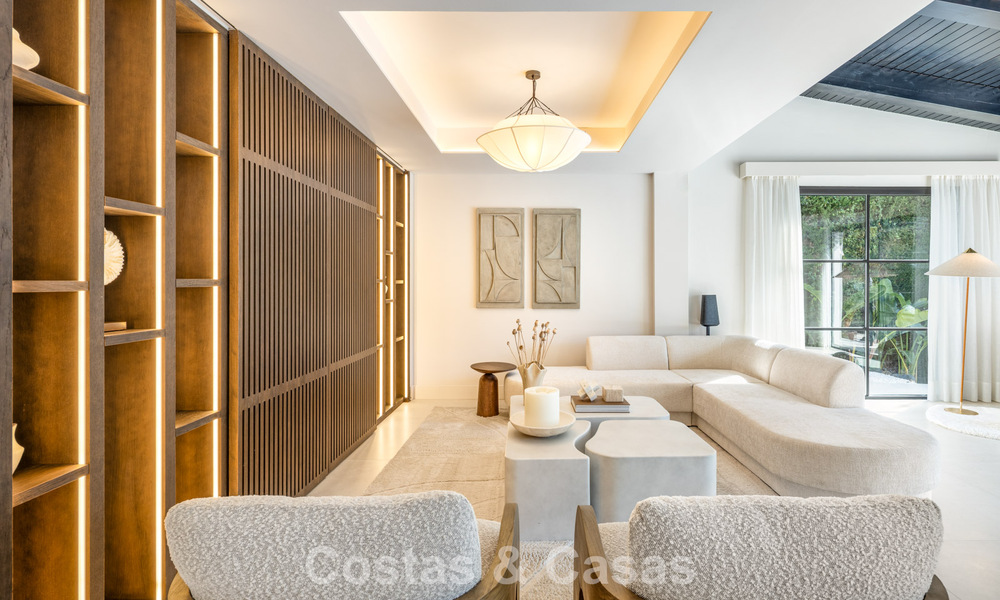 Villa de lujo contemporánea renovada y lista para entrar a vivir en venta en el corazón del Valle del Golf de Nueva Andalucía, Marbella 796805