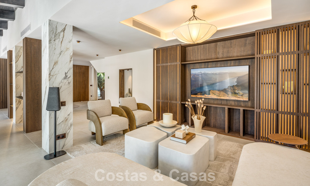 Villa de lujo contemporánea renovada y lista para entrar a vivir en venta en el corazón del Valle del Golf de Nueva Andalucía, Marbella 796806