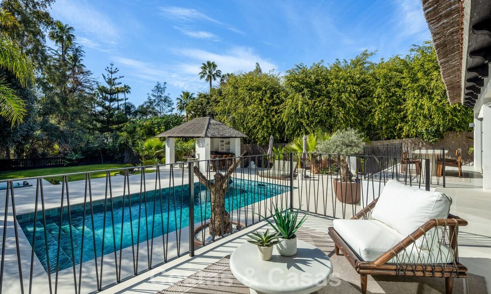 Villa de lujo contemporánea renovada y lista para entrar a vivir en venta en el corazón del Valle del Golf de Nueva Andalucía, Marbella 796807