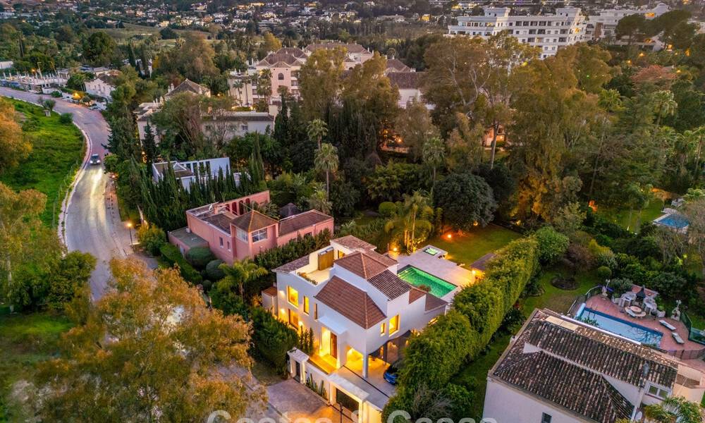 Villa de lujo contemporánea renovada y lista para entrar a vivir en venta en el corazón del Valle del Golf de Nueva Andalucía, Marbella 796808