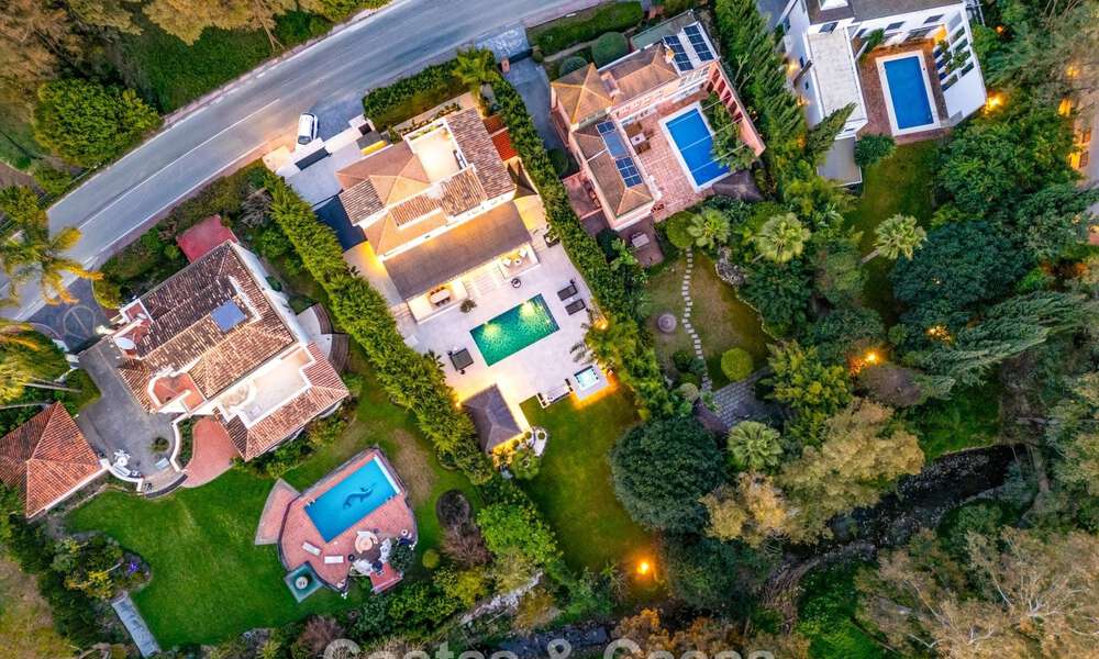 Villa de lujo contemporánea renovada y lista para entrar a vivir en venta en el corazón del Valle del Golf de Nueva Andalucía, Marbella 796810