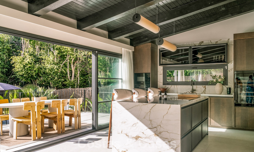 Villa de lujo contemporánea renovada y lista para entrar a vivir en venta en el corazón del Valle del Golf de Nueva Andalucía, Marbella 796812