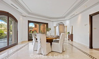 Lujosa villa con arquitectura única en venta rodeada de campos de golf en Benahavis - Marbella 778875 