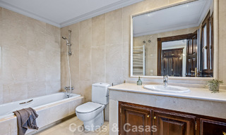 Lujosa villa con arquitectura única en venta rodeada de campos de golf en Benahavis - Marbella 778879 