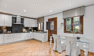 Lujosa villa con arquitectura única en venta rodeada de campos de golf en Benahavis - Marbella 778887 