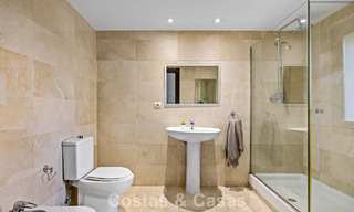 Lujosa villa con arquitectura única en venta rodeada de campos de golf en Benahavis - Marbella 778897 