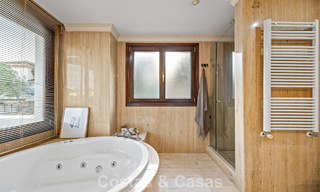 Lujosa villa con arquitectura única en venta rodeada de campos de golf en Benahavis - Marbella 778903 