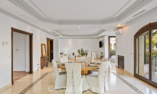 Lujosa villa con arquitectura única en venta rodeada de campos de golf en Benahavis - Marbella 778911 