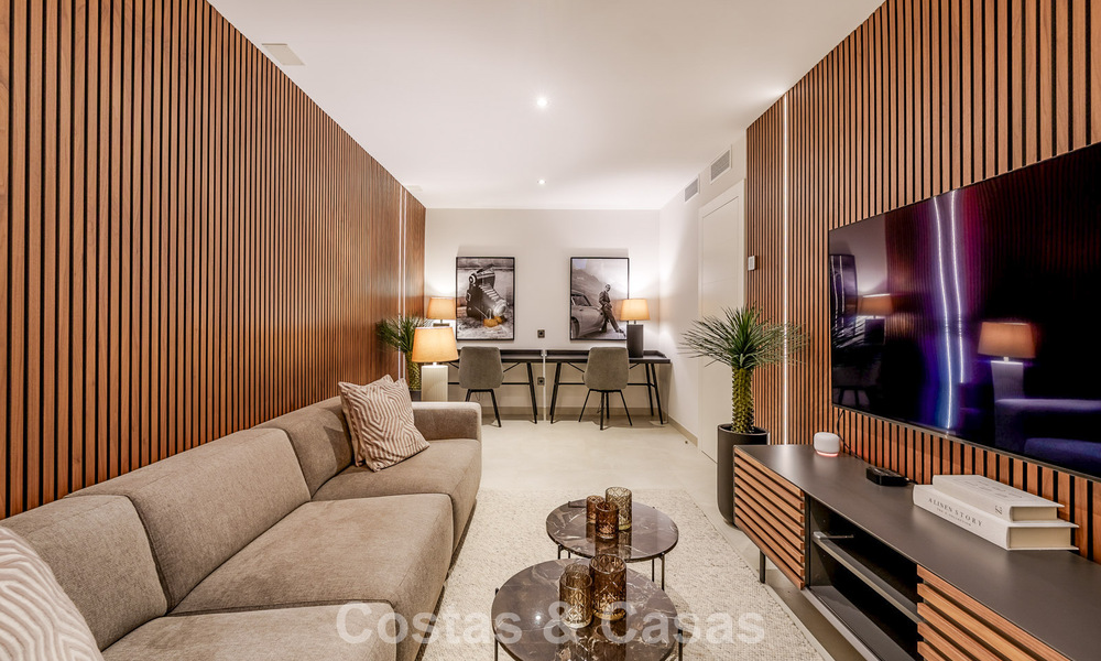 Casa de lujo lista para entrar a vivir en venta a poca distancia de la playa y Puerto Banús, Marbella 779233