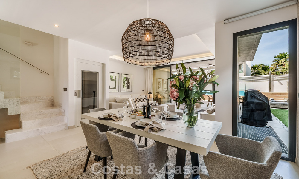 Casa de lujo lista para entrar a vivir en venta a poca distancia de la playa y Puerto Banús, Marbella 779238