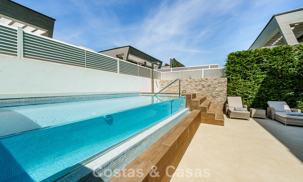 Casa de lujo lista para entrar a vivir en venta a poca distancia de la playa y Puerto Banús, Marbella 779243