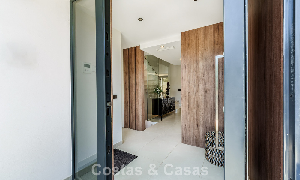 Casa de lujo lista para entrar a vivir en venta a poca distancia de la playa y Puerto Banús, Marbella 779245