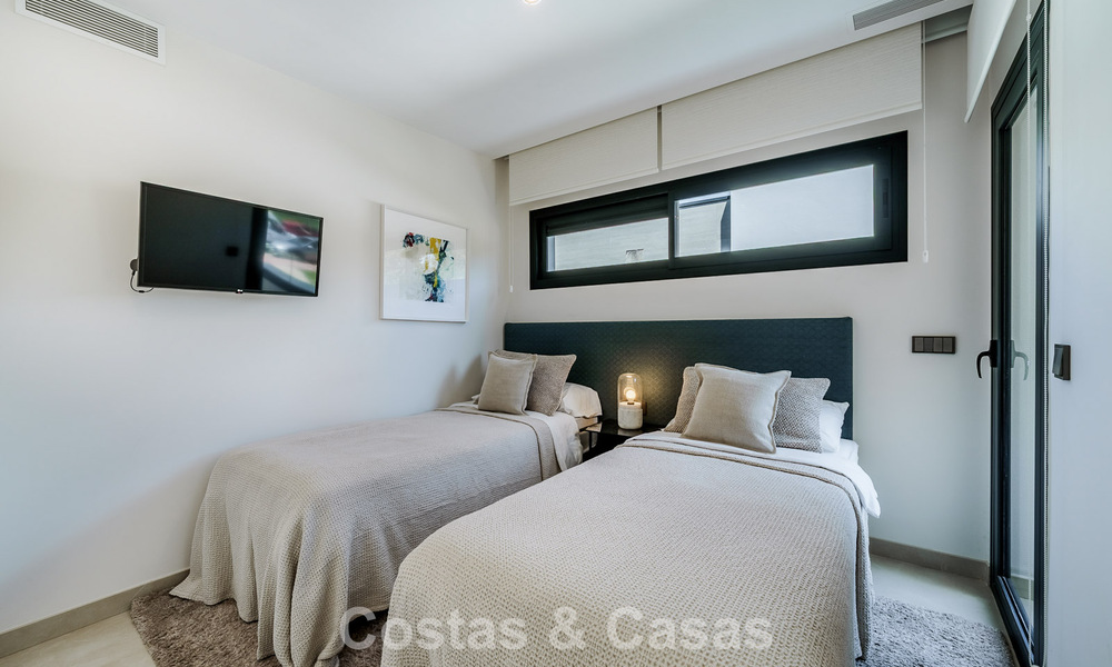 Casa de lujo lista para entrar a vivir en venta a poca distancia de la playa y Puerto Banús, Marbella 779246