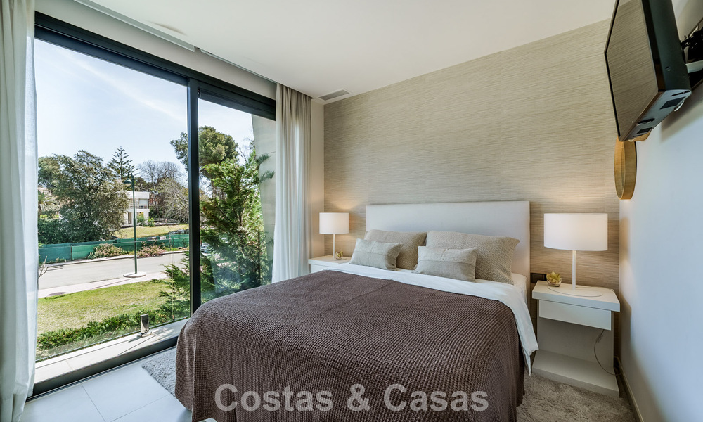 Casa de lujo lista para entrar a vivir en venta a poca distancia de la playa y Puerto Banús, Marbella 779247