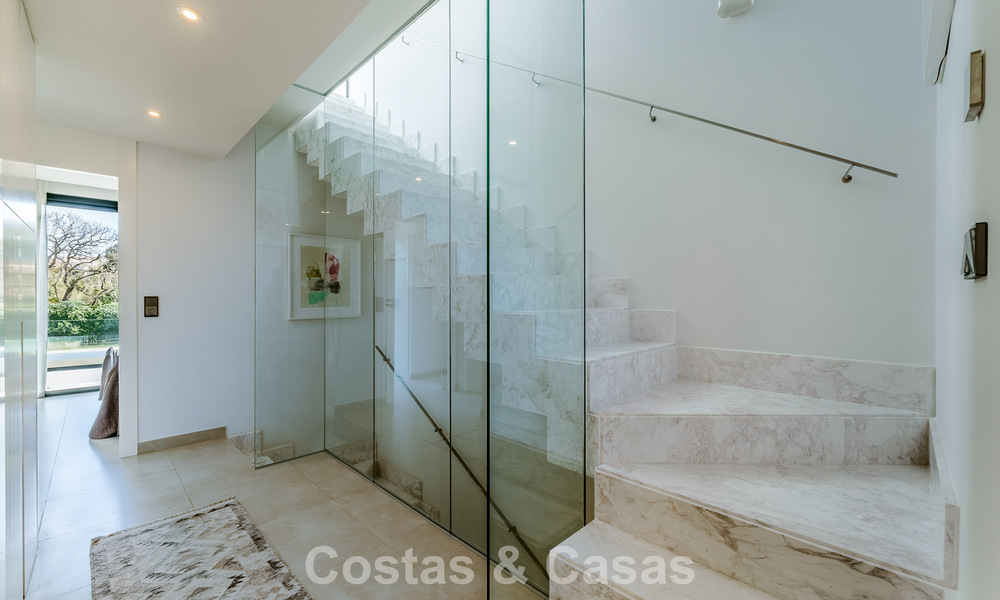 Casa de lujo lista para entrar a vivir en venta a poca distancia de la playa y Puerto Banús, Marbella 779248