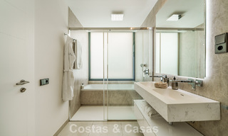 Casa de lujo lista para entrar a vivir en venta a poca distancia de la playa y Puerto Banús, Marbella 779250 