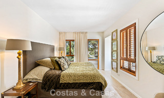 Ático en primera línea de golf con impresionantes vistas al golf y al mar en venta en una comunidad cerrada de Nueva Andalucía, Marbella 779095 