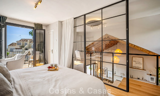 Casa adosada renovada en un estilo andaluz atemporal con vistas al mar en venta ubicada en la Milla de Oro de Marbella 778975 