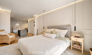 Casa adosada renovada en un estilo andaluz atemporal con vistas al mar en venta ubicada en la Milla de Oro de Marbella 778987 