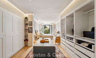 Casa adosada renovada en un estilo andaluz atemporal con vistas al mar en venta ubicada en la Milla de Oro de Marbella 778990 