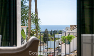 Casa adosada renovada en un estilo andaluz atemporal con vistas al mar en venta ubicada en la Milla de Oro de Marbella 778991 