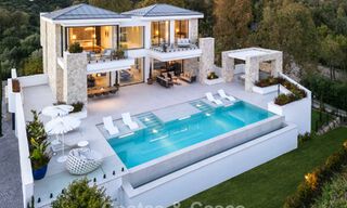 Villa de lujo modernista a estrenar en venta en la exclusiva zona residencial cerrada de La Quinta, Marbella - Benahavis 778998 