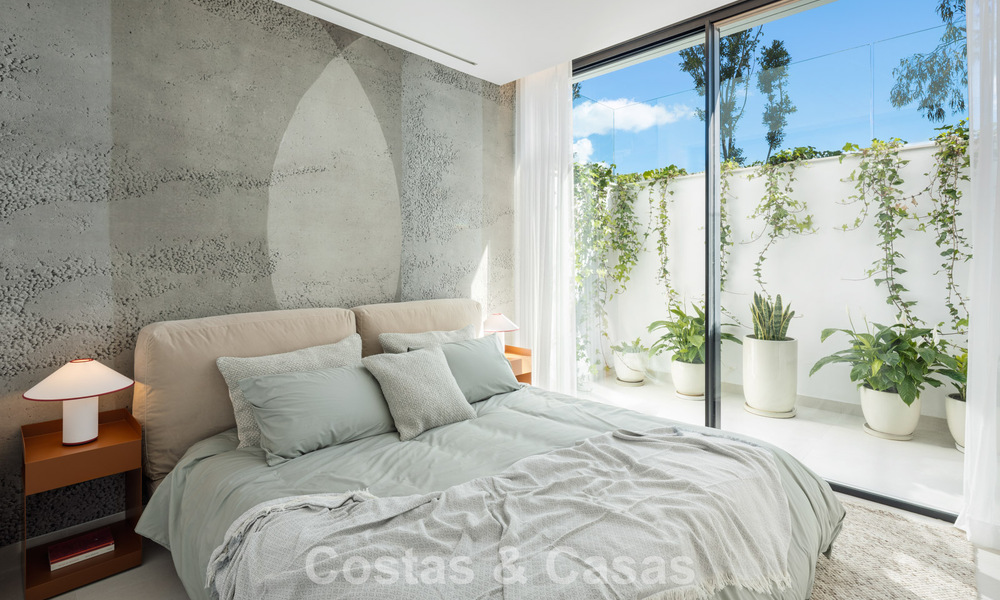 Villa de lujo modernista a estrenar en venta en la exclusiva zona residencial cerrada de La Quinta, Marbella - Benahavis 779000