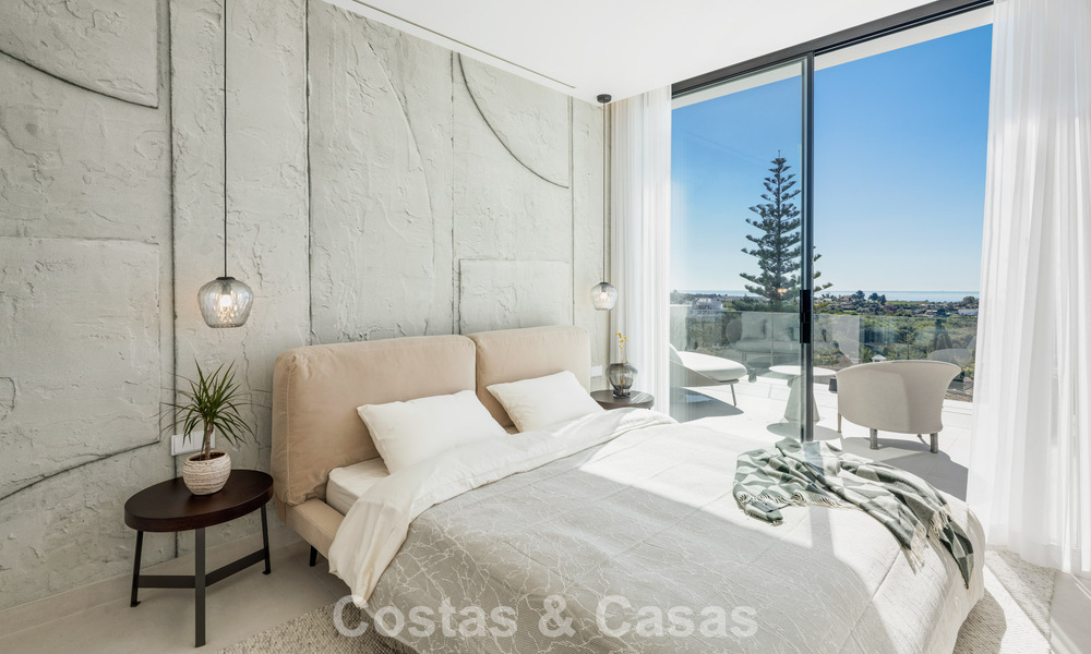 Villa de lujo modernista a estrenar en venta en la exclusiva zona residencial cerrada de La Quinta, Marbella - Benahavis 779004