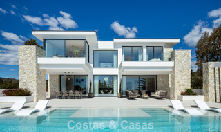 Villa de lujo modernista a estrenar en venta en la exclusiva zona residencial cerrada de La Quinta, Marbella - Benahavis 779019 