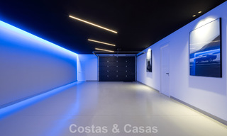 Villa de lujo modernista a estrenar en venta en la exclusiva zona residencial cerrada de La Quinta, Marbella - Benahavis 779030 