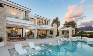 Villa de lujo modernista a estrenar en venta en la exclusiva zona residencial cerrada de La Quinta, Marbella - Benahavis 779035 