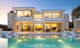 Villa de lujo modernista a estrenar en venta en la exclusiva zona residencial cerrada de La Quinta, Marbella - Benahavis 779037 