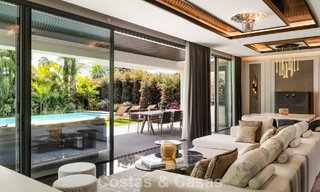 Villa de lujo moderna lista para entrar a vivir en venta a solo unos pasos de la playa en la codiciada Milla de Oro de Marbella 779378 