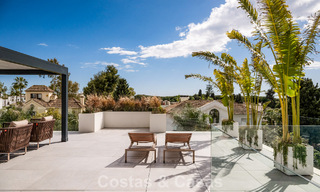 Villa de lujo moderna lista para entrar a vivir en venta a solo unos pasos de la playa en la codiciada Milla de Oro de Marbella 779388 
