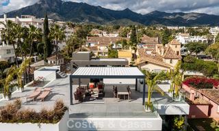 Villa de lujo moderna lista para entrar a vivir en venta a solo unos pasos de la playa en la codiciada Milla de Oro de Marbella 779402 