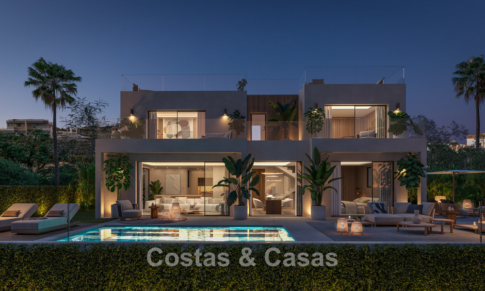 3 villas de lujo con vistas despejadas al mar en venta en zona de golf de Mijas Costa, Costa del Sol 779083